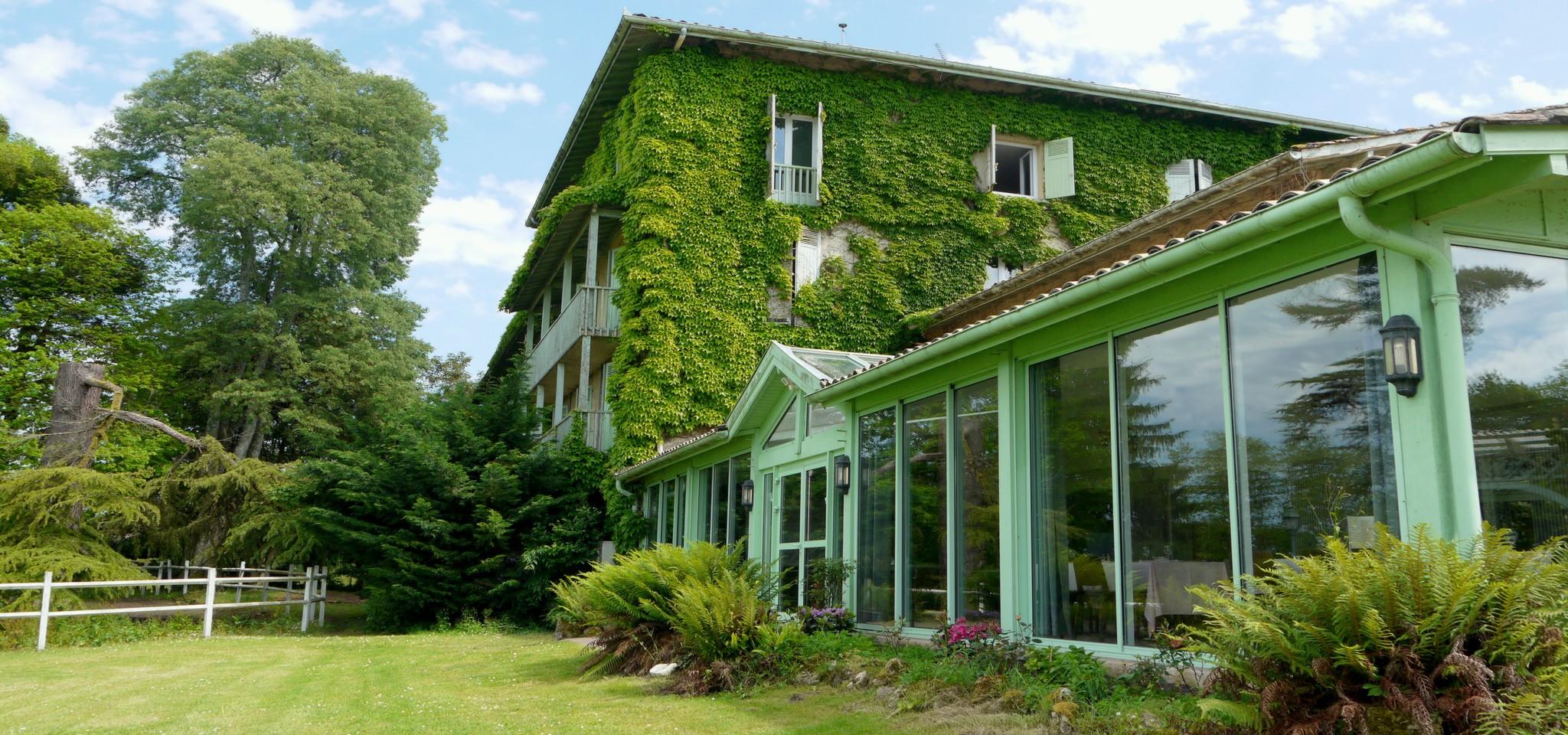 Logis Hotels- Et Restaurant Domaine De Fompeyre 3*