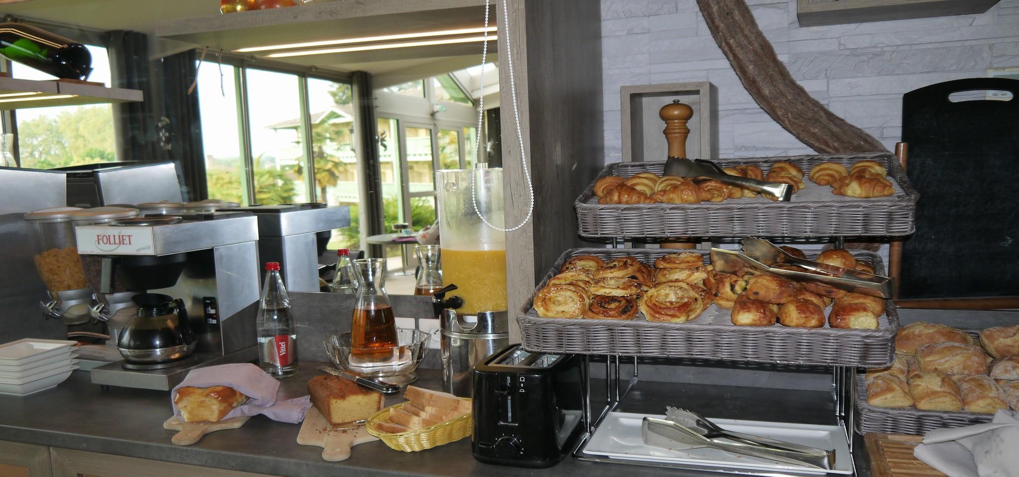 Hotel Logis Hotels- Et Restaurant Domaine De Fompeyre Bazas